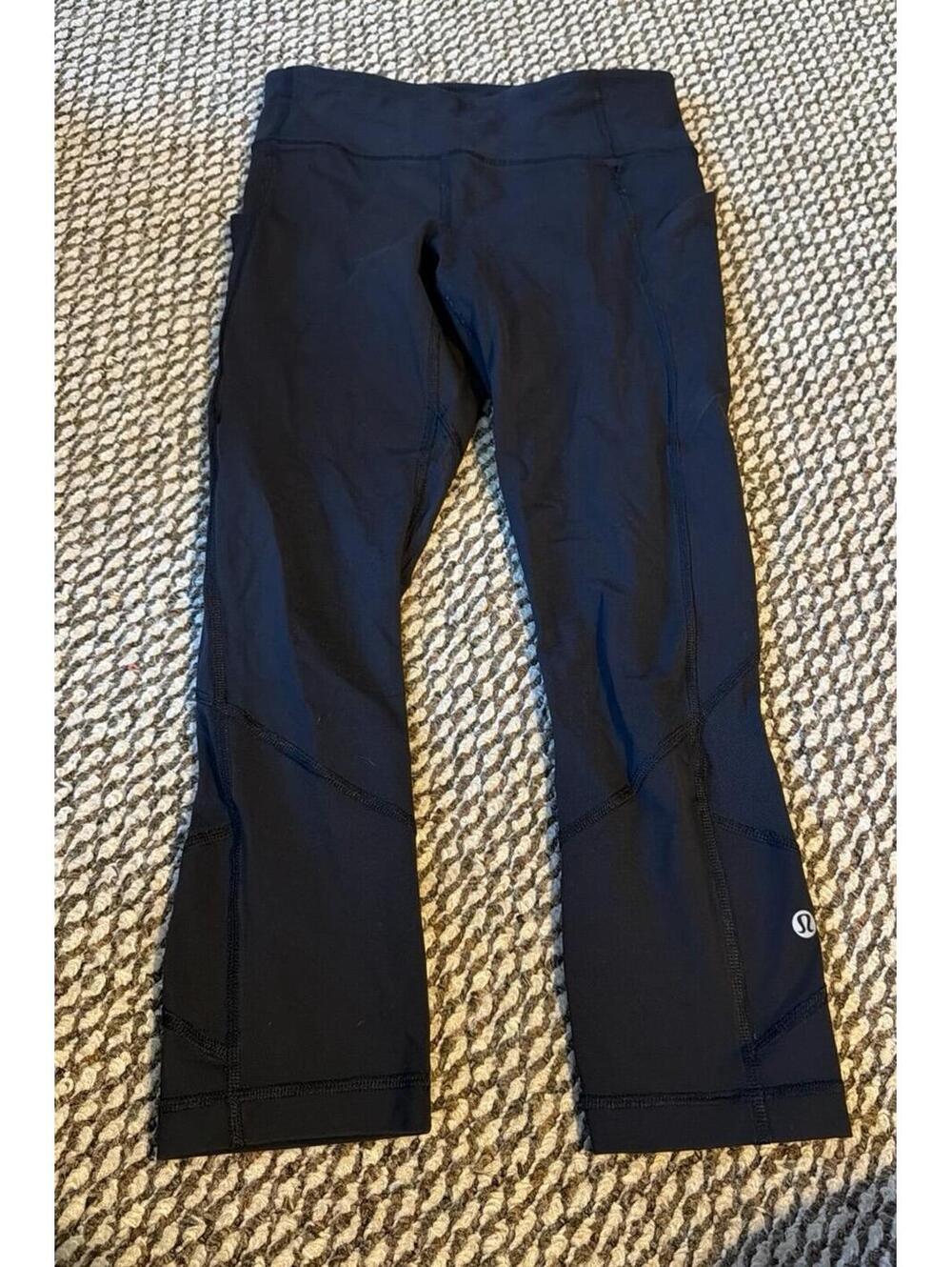 Lululemon Pace Rival Crop 22" inseam Black Leggings Sz 4 with Pockets